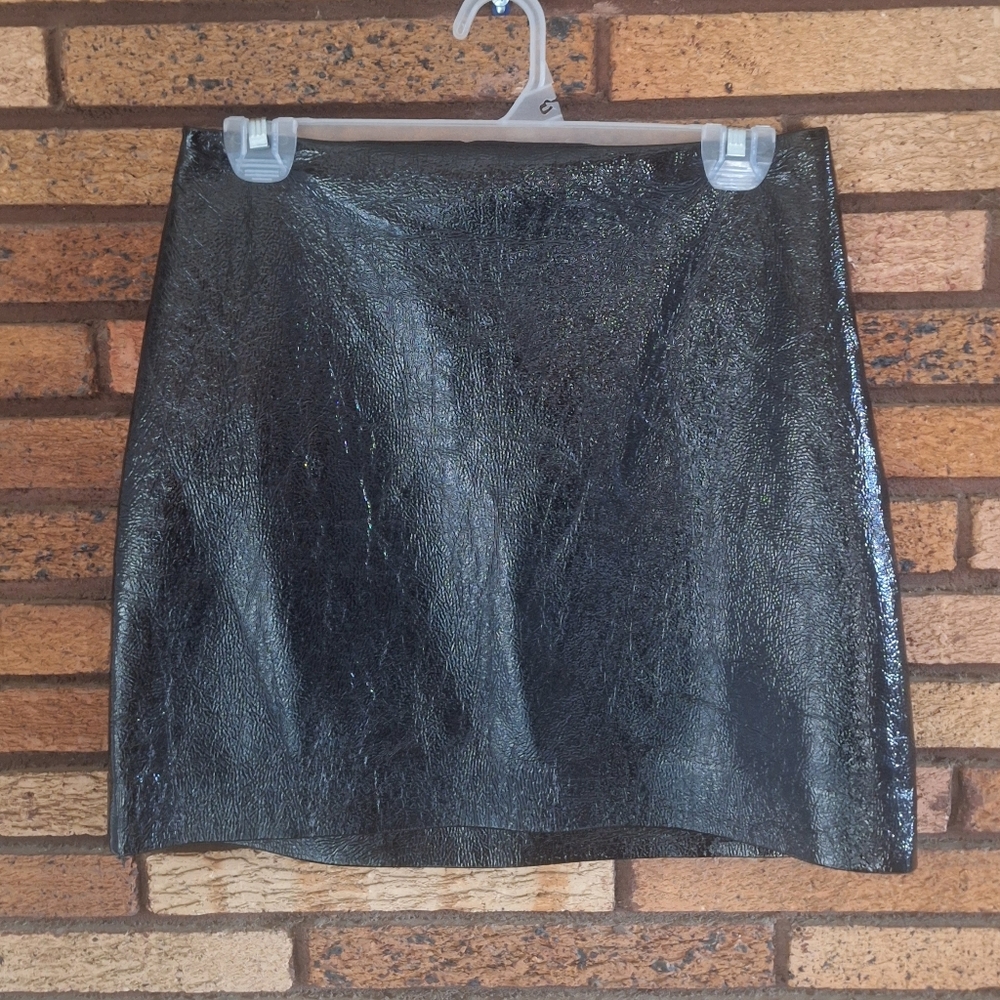 NWT Express Size 6 Shiny Black Crinkle Patent Leather Mini Skirt